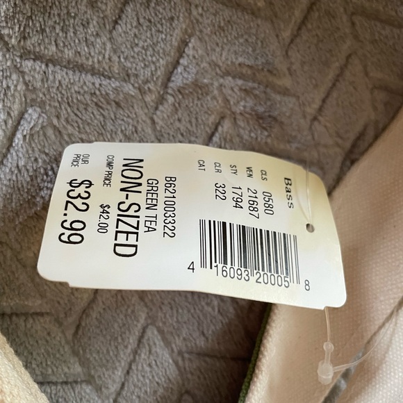 G H Bass Cream and Green Small Purse - Picture 6 of 9